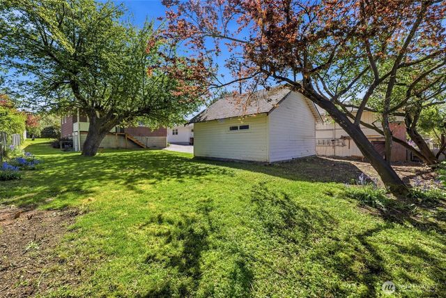 5222 S I Street, Tacoma, WA 98408