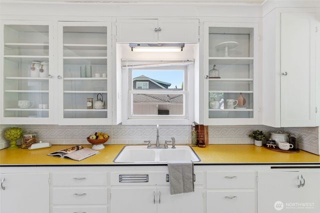 5222 S I Street, Tacoma, WA 98408