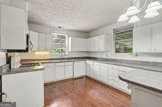 2021 W Hightower Trail, Conyers, GA 30012