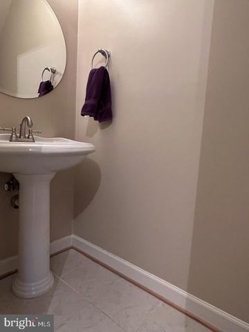 47692 WOOLCOTT SQ, Sterling, VA 20165