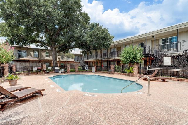 3131 Southwest Freeway C29, Houston, TX 77098