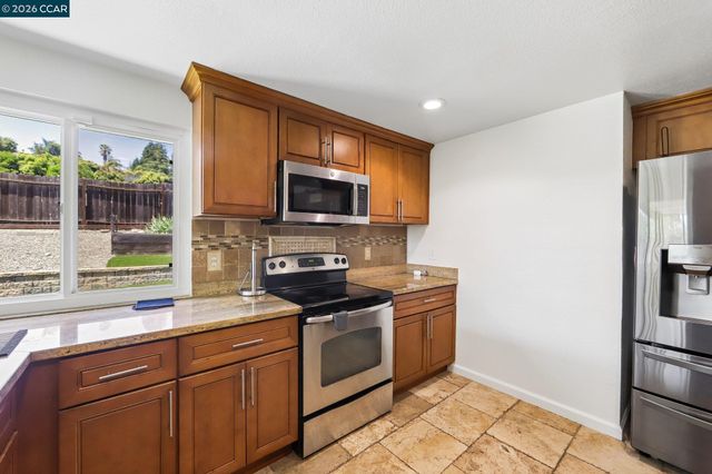 148 Primrose Ln, Vallejo, CA 94591