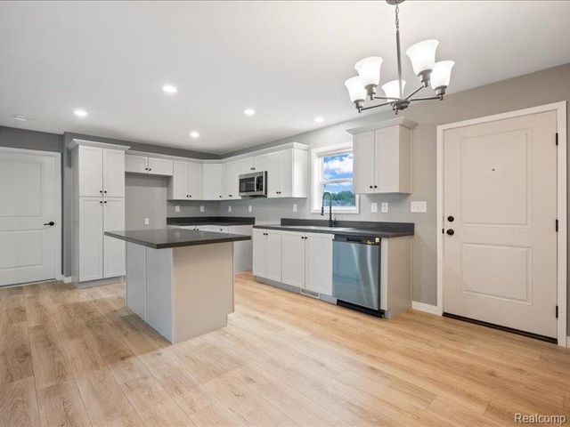 4351 Bridgeport Court, Inkster, MI 48141