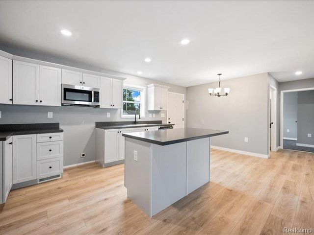 4351 Bridgeport Court, Inkster, MI 48141