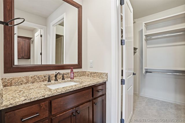 12014 S Kingston Place, Tulsa, OK 74137