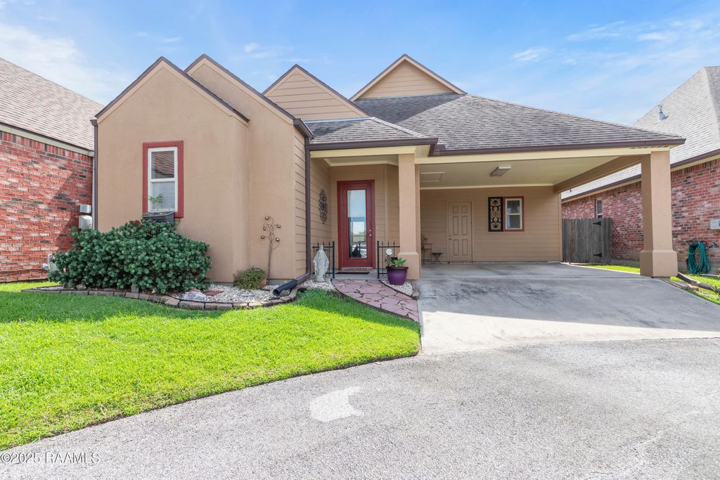 411 Floridian Lane, Lafayette, LA 70506