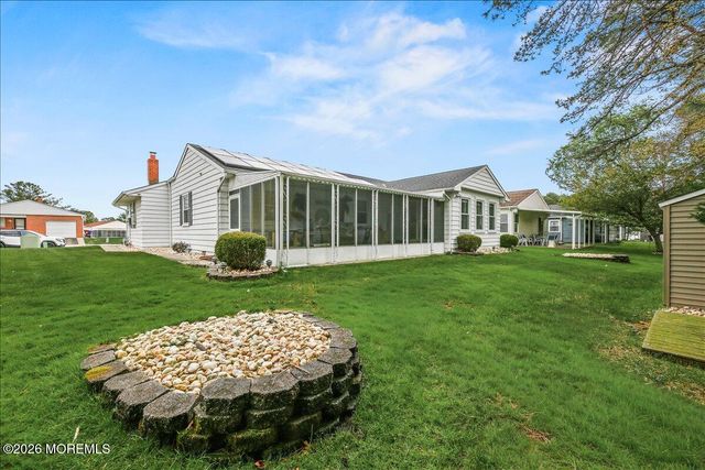 11 Exitir Street, Toms River, NJ 08757