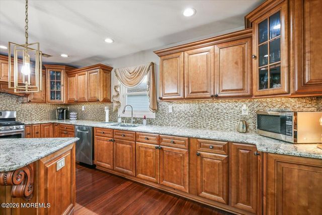11 Exitir Street, Toms River, NJ 08757