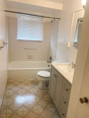 806-808 Westbury Rd, N Versailles, PA 15137