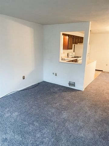 806-808 Westbury Rd, N Versailles, PA 15137