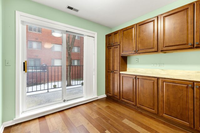 129 Acacia Circle 106E, Indian Head Park, IL 60525