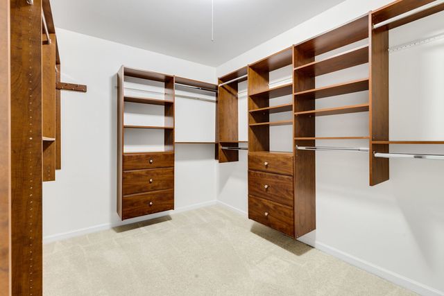 129 Acacia Circle 106E, Indian Head Park, IL 60525