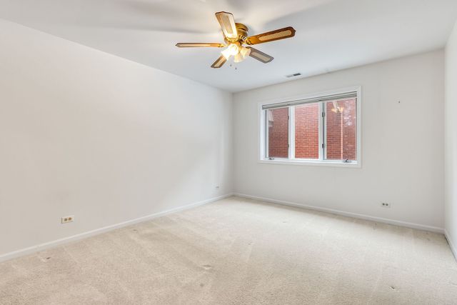 129 Acacia Circle 106E, Indian Head Park, IL 60525