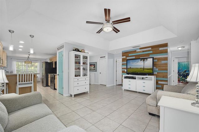 303 N ANDERSON STREET, Bunnell, FL 32110