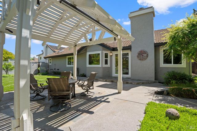 2236 Silver Fox Cir, Fairfield, CA 94534