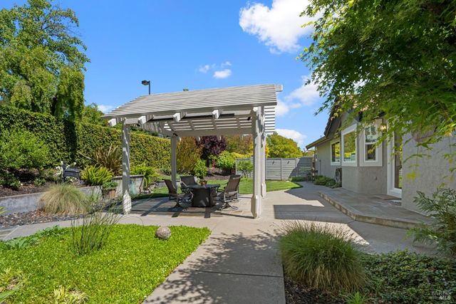 2236 Silver Fox Cir, Fairfield, CA 94534