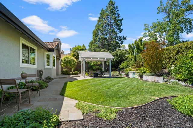 2236 Silver Fox Cir, Fairfield, CA 94534