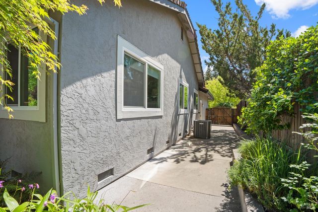 2236 Silver Fox Cir, Fairfield, CA 94534