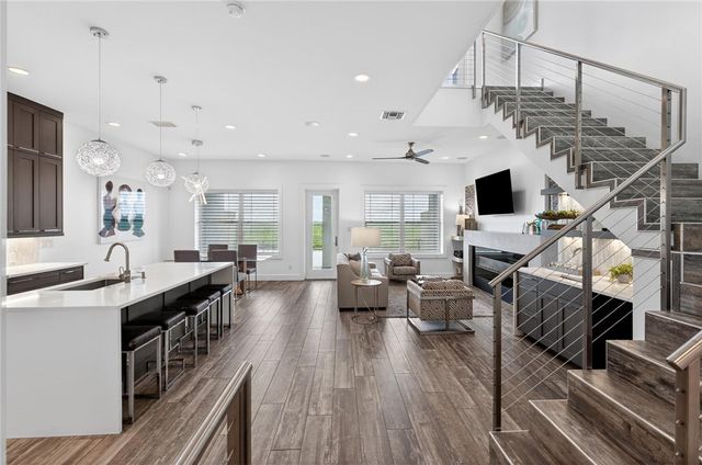 14836 GRANADA Dr 102, Corpus Christi, TX 78418