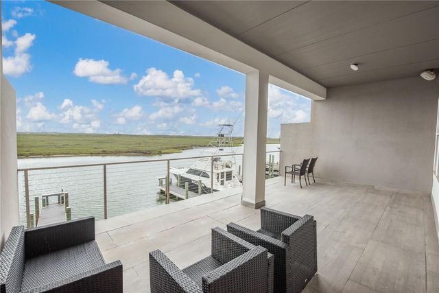 14836 GRANADA Dr 102, Corpus Christi, TX 78418