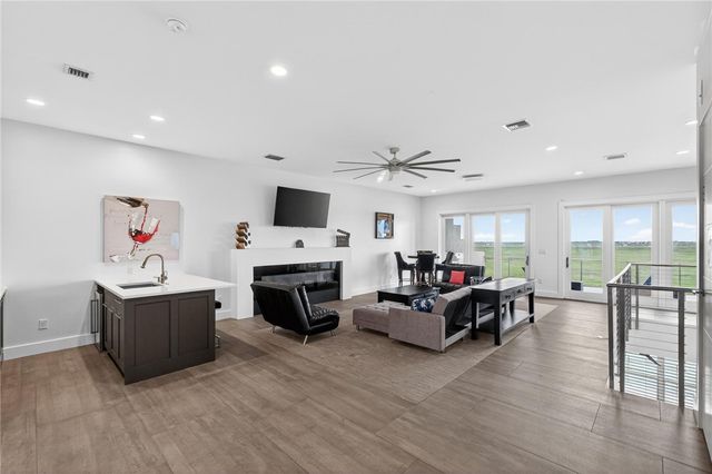 14836 GRANADA Dr 102, Corpus Christi, TX 78418