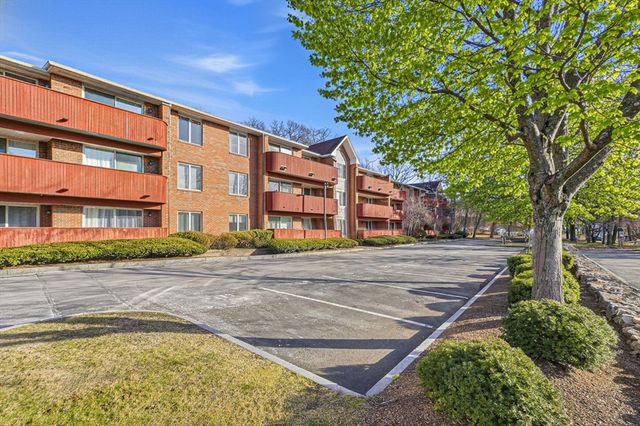 100 Rosemary Way 324, Needham, MA 02494