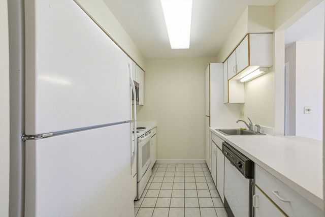 100 Rosemary Way 324, Needham, MA 02494