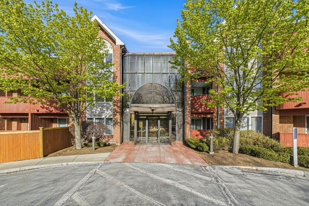 100 Rosemary Way 324, Needham, MA 02494