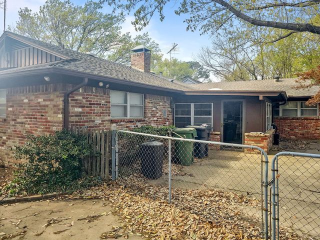 1807 Elm Crest Drive, Arlington, TX 76012