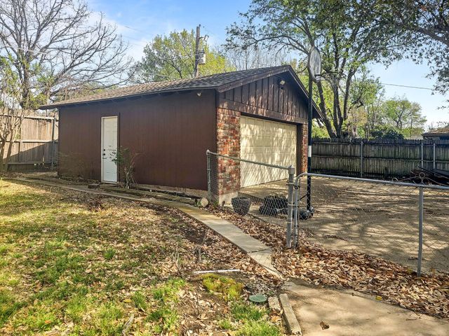 1807 Elm Crest Drive, Arlington, TX 76012