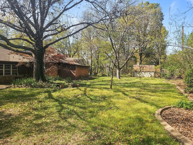 1807 Elm Crest Drive, Arlington, TX 76012
