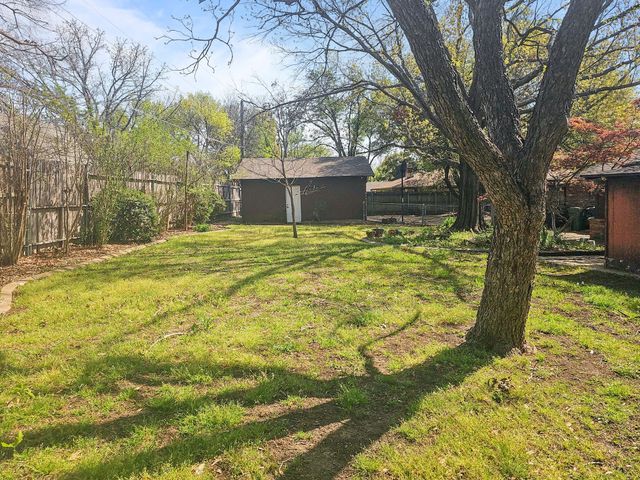 1807 Elm Crest Drive, Arlington, TX 76012