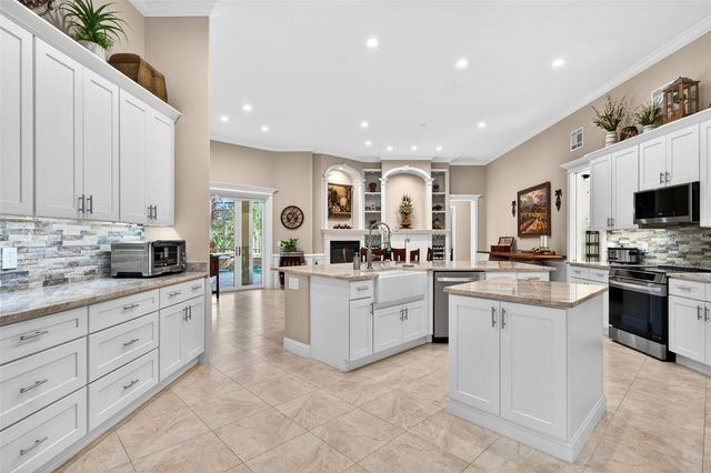 6677 MANDARIN ROAD, Sarasota, FL 34238