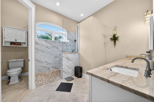 6677 MANDARIN ROAD, Sarasota, FL 34238