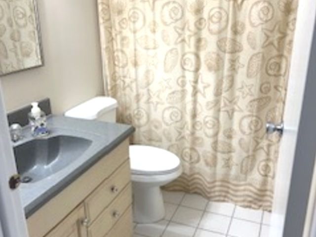 2050 Valencia Drive 300C, Northbrook, IL 60062