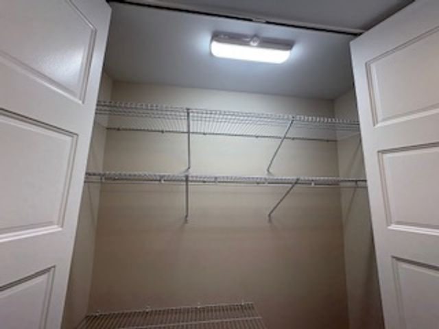 2050 Valencia Drive 300C, Northbrook, IL 60062