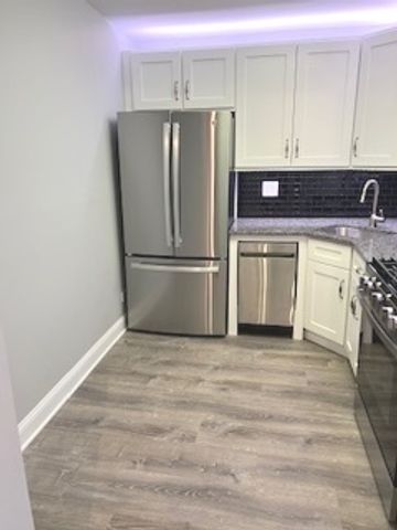 2050 Valencia Drive 300C, Northbrook, IL 60062