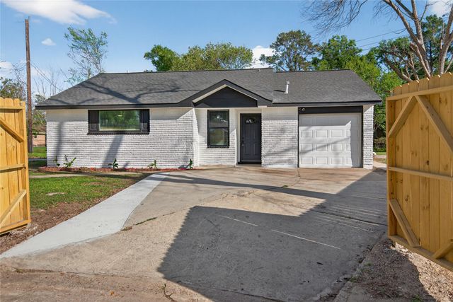 710 Knob Hollow Street, Channelview, TX 77530