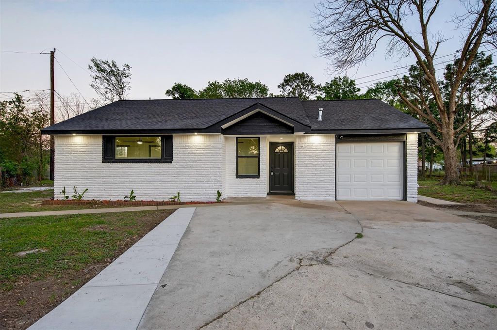 710 Knob Hollow Street, Channelview, TX 77530