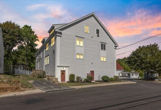 4 Mechanic St 1, Merrimac, MA 01860