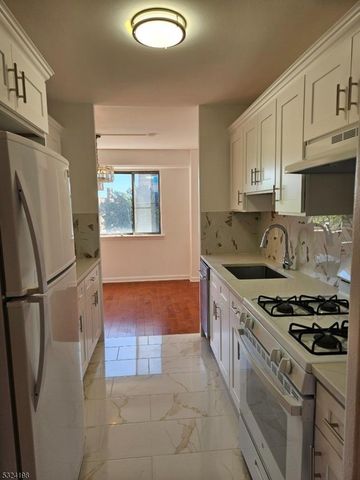 275 Prospect St 2C, East Orange City, NJ 07017