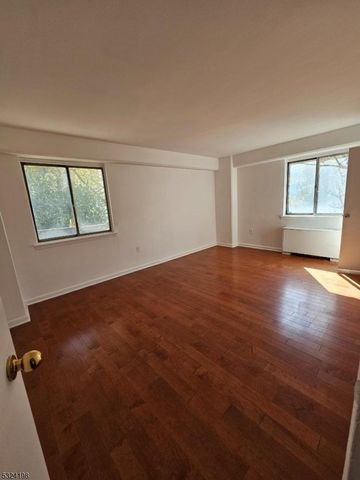 275 Prospect St 2C, East Orange City, NJ 07017