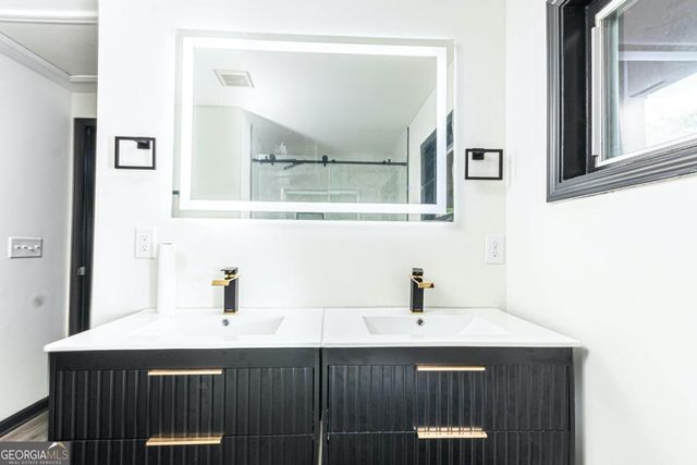 1020 Oakland Drive, Atlanta, GA 30310