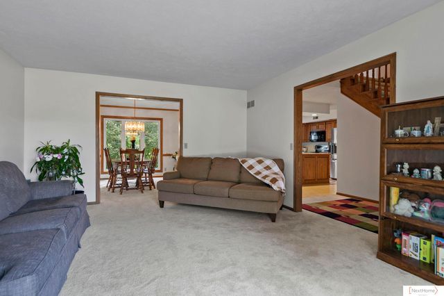 6735 Rockwood Lane, Lincoln, NE 68516