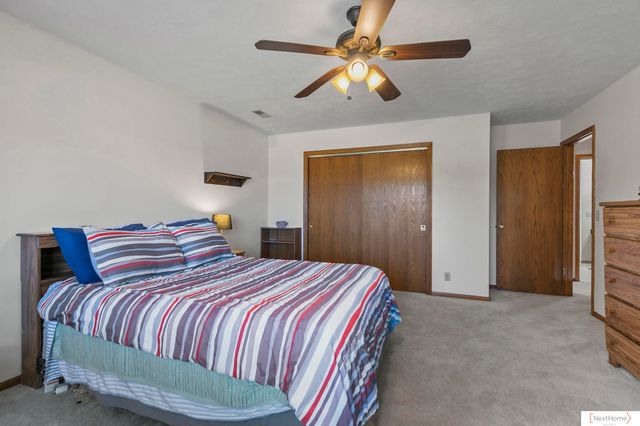 6735 Rockwood Lane, Lincoln, NE 68516