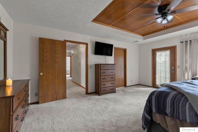 6735 Rockwood Lane, Lincoln, NE 68516
