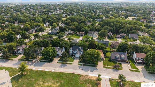 6735 Rockwood Lane, Lincoln, NE 68516