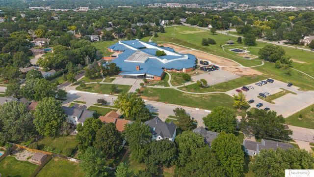 6735 Rockwood Lane, Lincoln, NE 68516