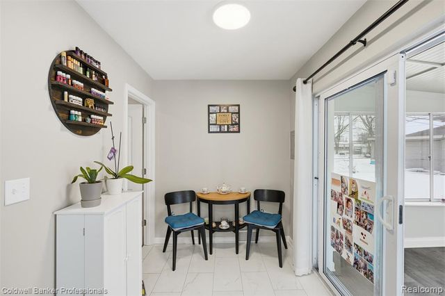 21756 Dexter Court, Warren, MI 48089