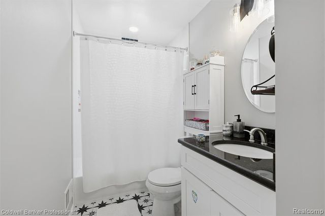 21756 Dexter Court, Warren, MI 48089